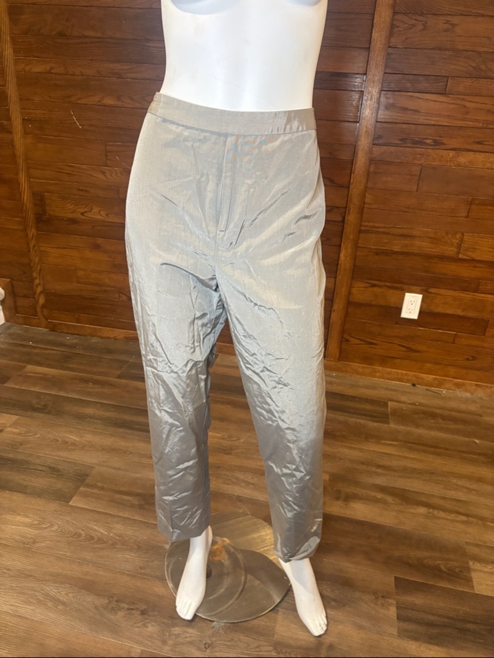 Ellen Tracy beige gold Cropped Pants
